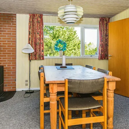 6 Person Holiday In R M 度假居 *