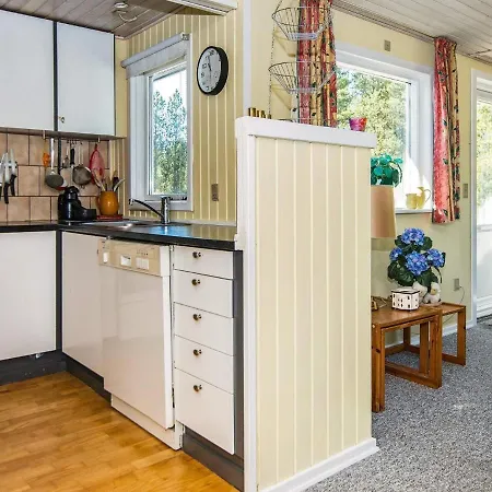 度假居 6 Person Holiday In R M *