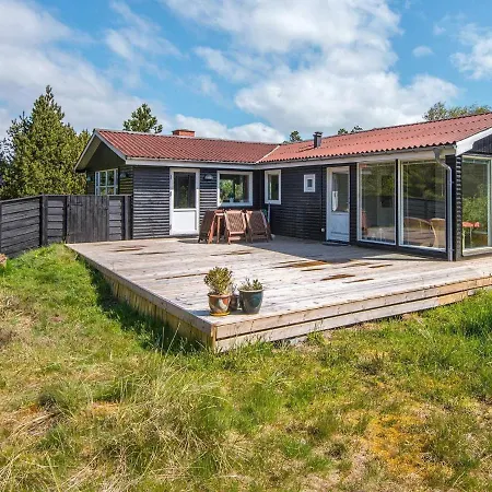 度假居 6 Person Holiday In R M *